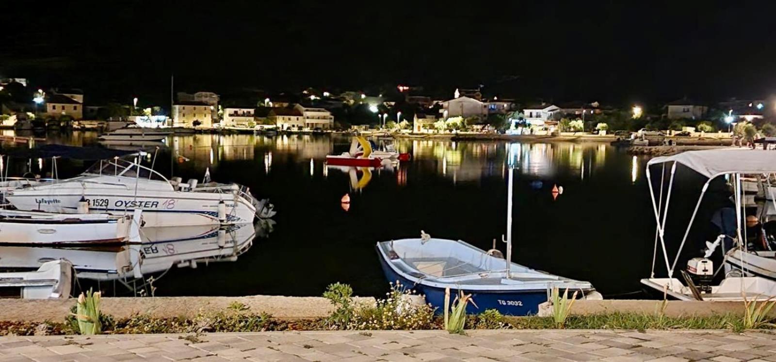 Apartment Del Mar Vinišće Exteriér fotografie
